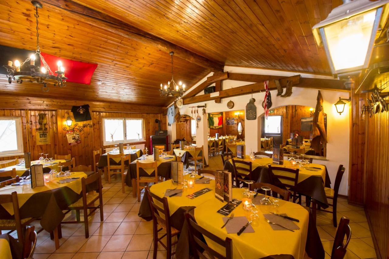 Antey-Saint-André 维拉吉奥塞维诺旅游营地酒店 外观 照片