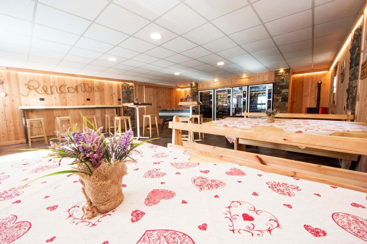 Antey-Saint-André 维拉吉奥塞维诺旅游营地酒店 外观 照片